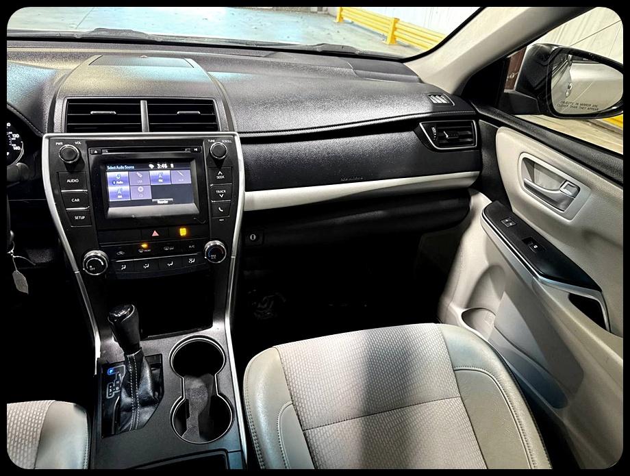 Toyota Camry SE 2017