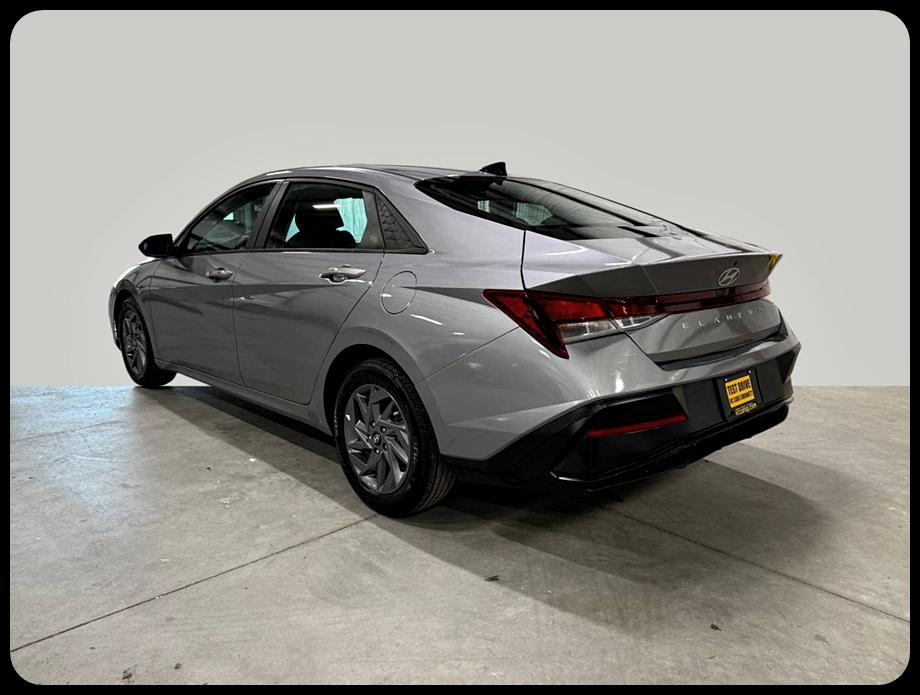 Hyundai Elantra SEL 2024