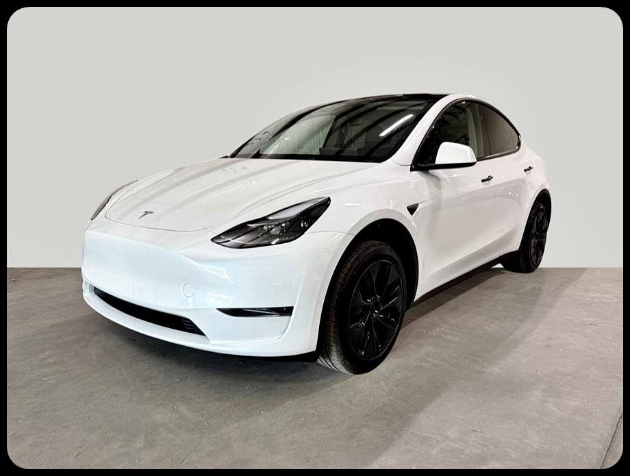 Tesla Model Y  2024