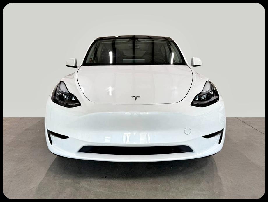 Tesla Model Y  2024