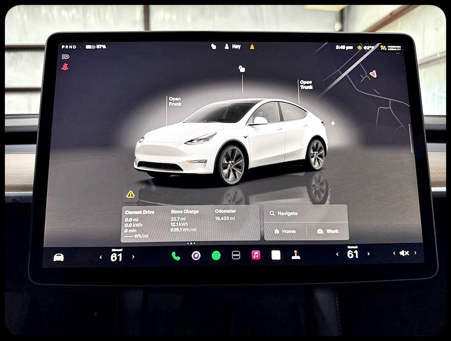 Tesla Model Y  2024