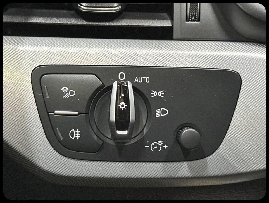 Audi A4 2.0T Premium Sedan 2017