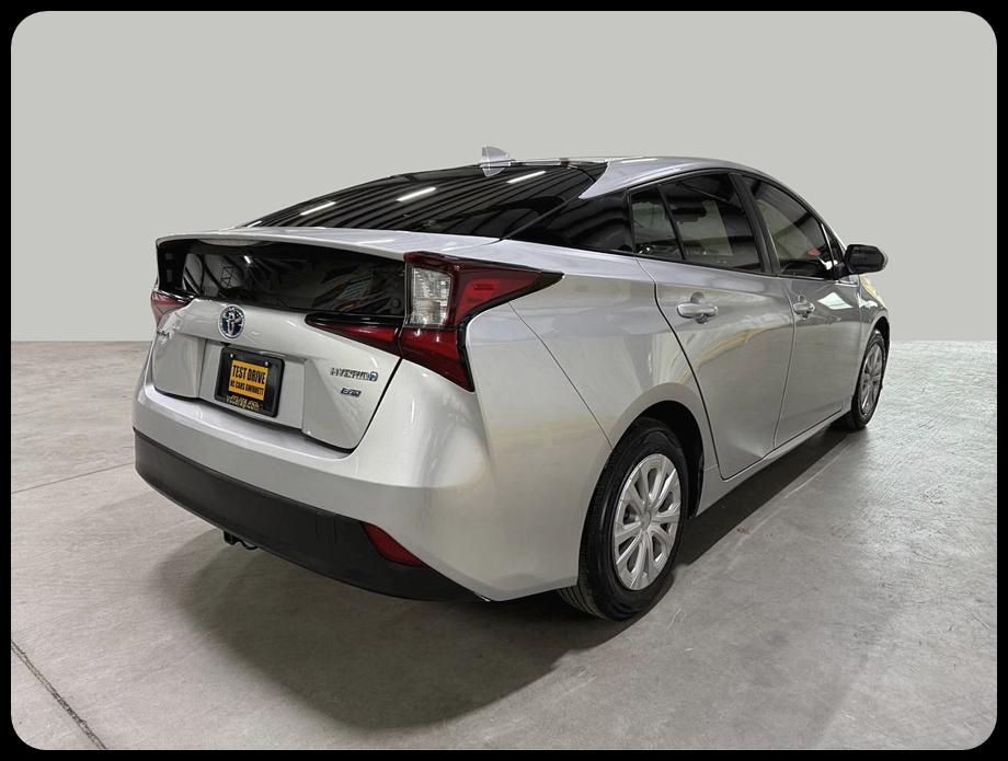 Toyota Prius L Eco 2021