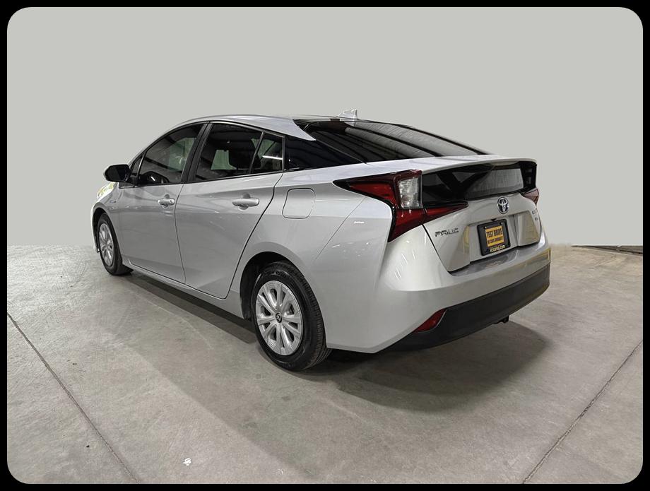 Toyota Prius L Eco 2021