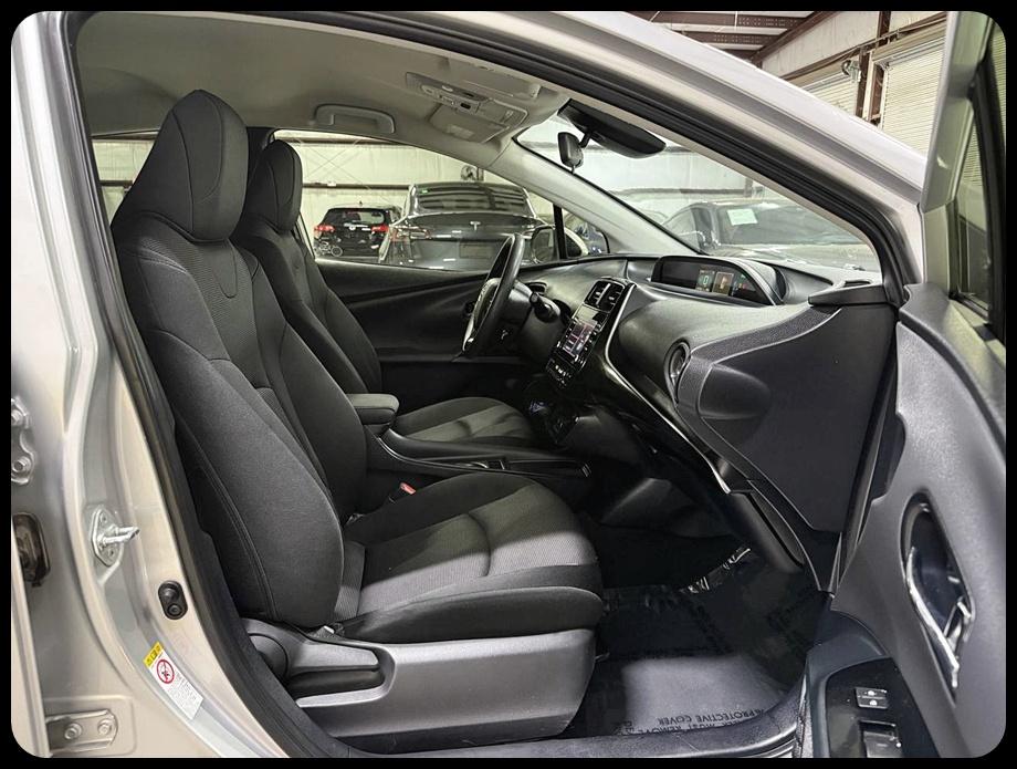 Toyota Prius L Eco 2021