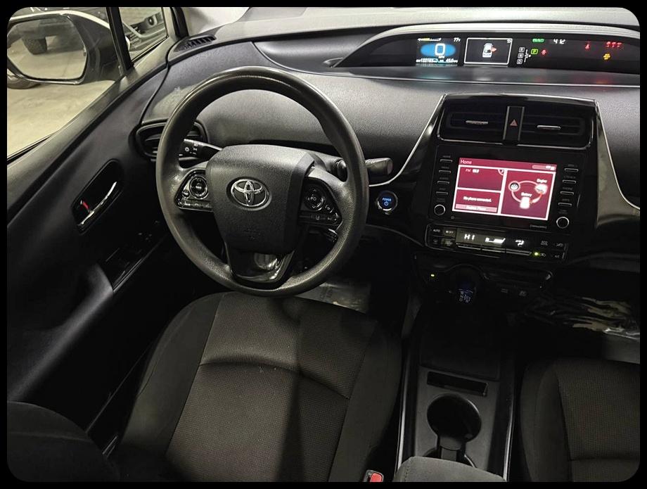 Toyota Prius L Eco 2021