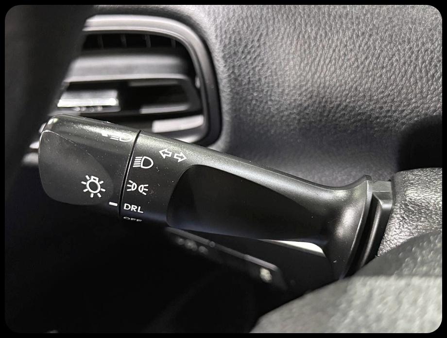 Toyota Prius L Eco 2021