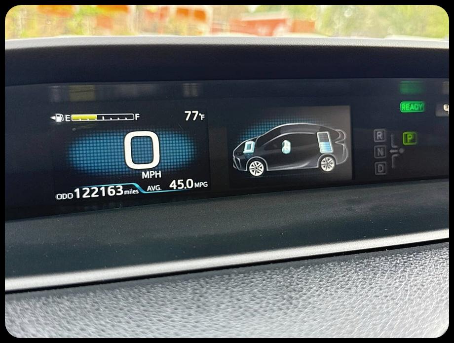 Toyota Prius L Eco 2021