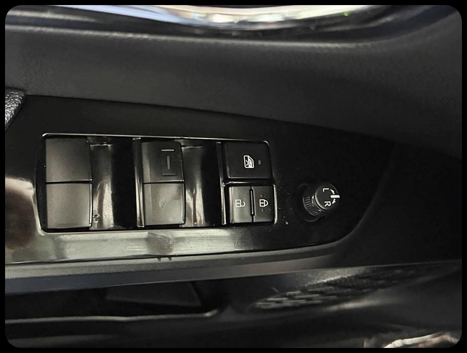 Toyota Prius L Eco 2021