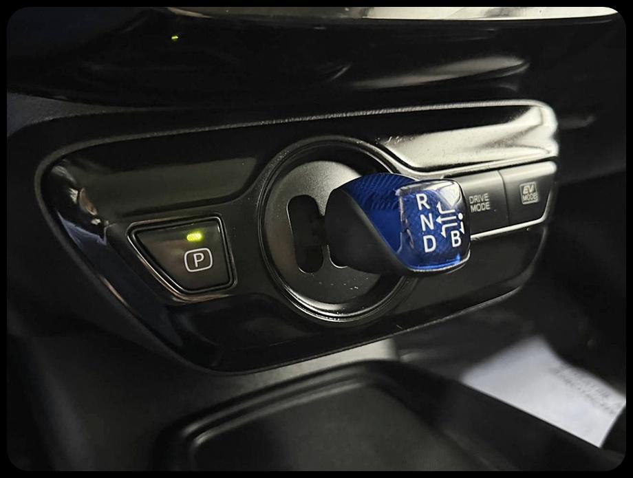 Toyota Prius L Eco 2021