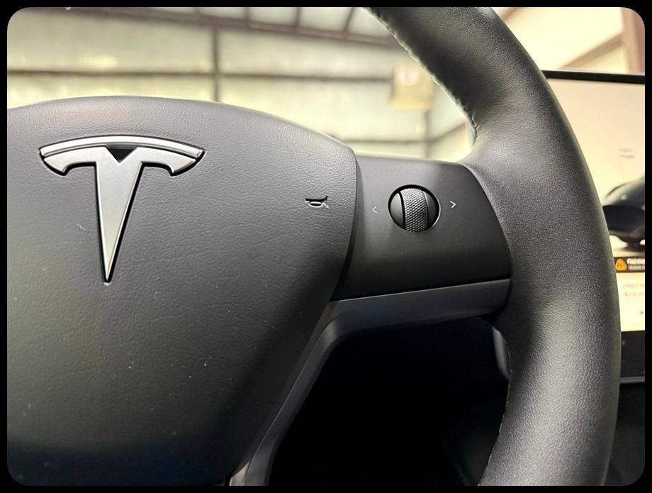 Tesla Model Y Long Range 2024