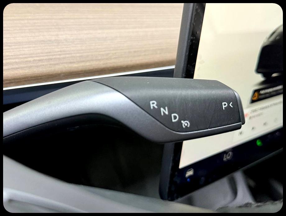 Tesla Model Y Long Range 2024