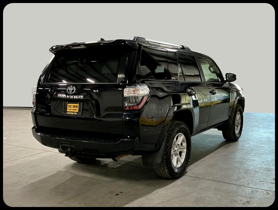 Toyota 4Runner SR5 4WD 2021