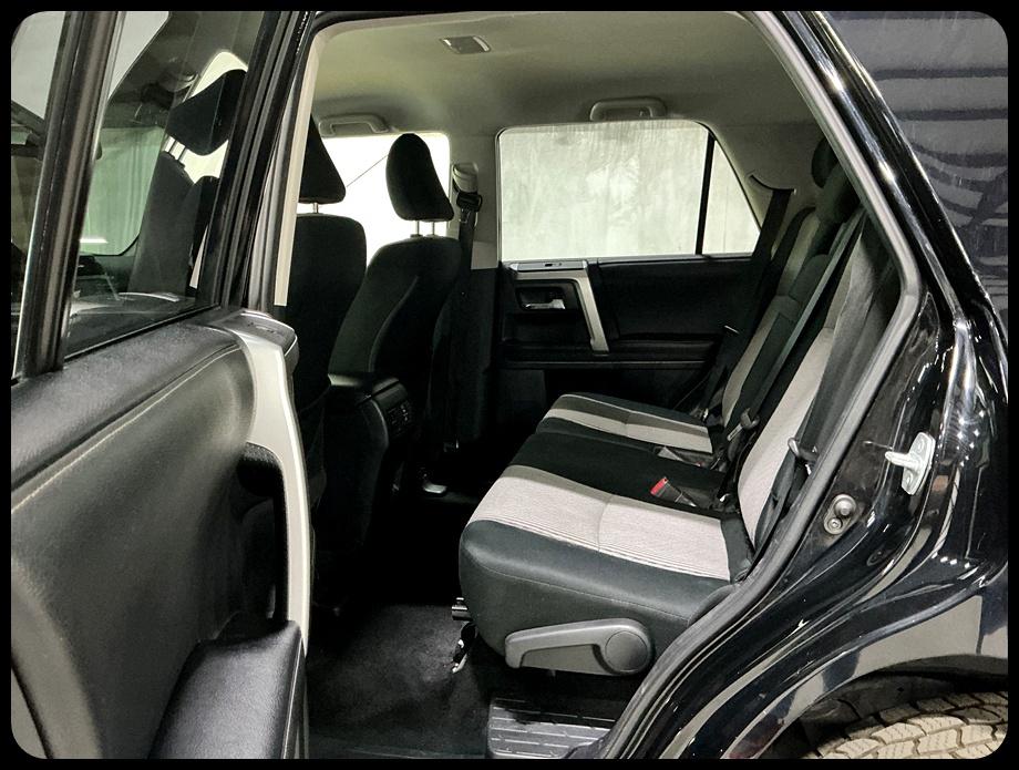 Toyota 4Runner SR5 4WD 2021