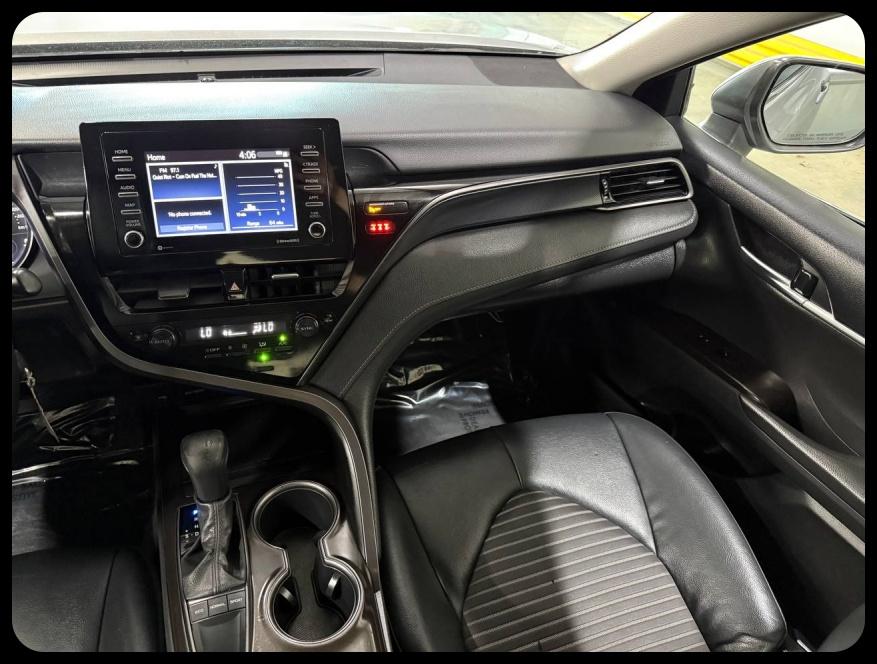 Toyota Camry SE 2024