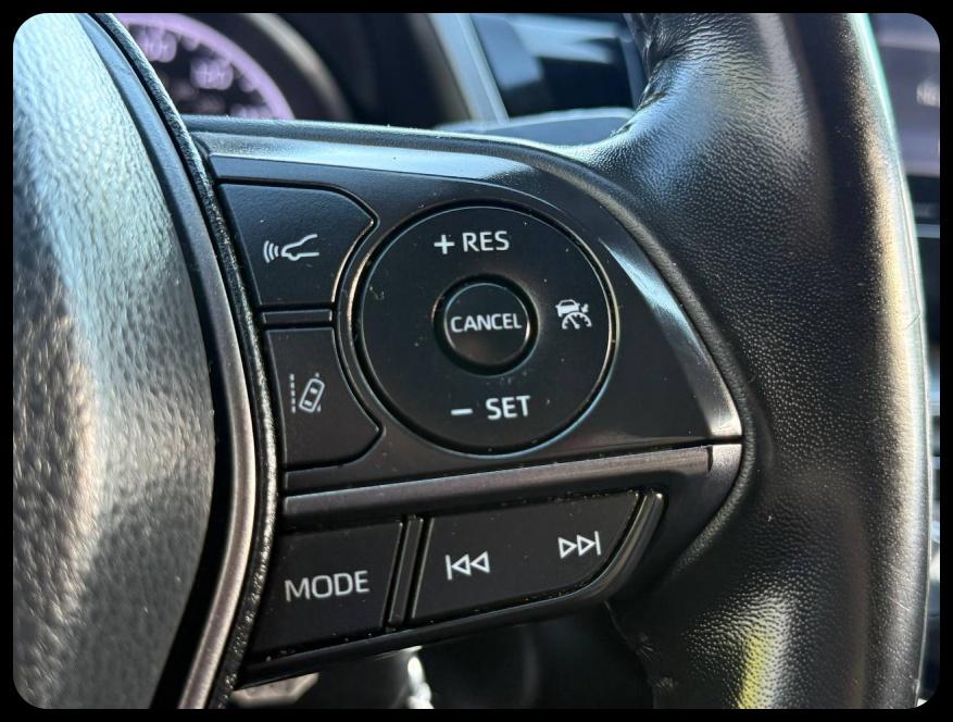 Toyota Camry SE 2024