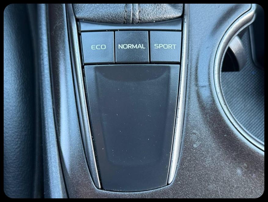 Toyota Camry SE 2024