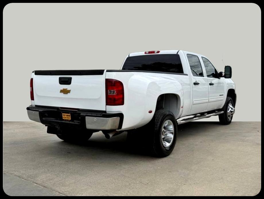 Chevrolet Silverado 3500HD LT Crew Cab 2WD 2011