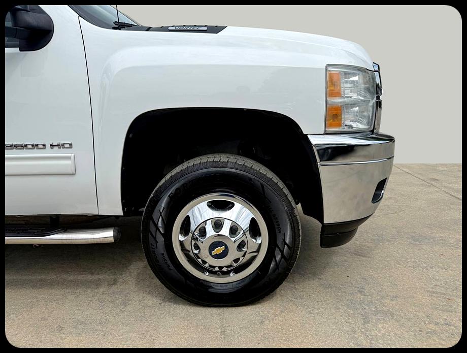 Chevrolet Silverado 3500HD LT Crew Cab 2WD 2011