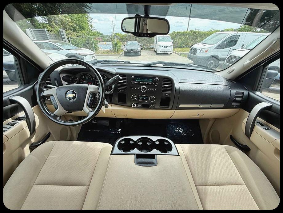 Chevrolet Silverado 3500HD LT Crew Cab 2WD 2011