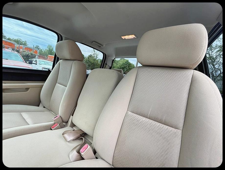 Chevrolet Silverado 3500HD LT Crew Cab 2WD 2011