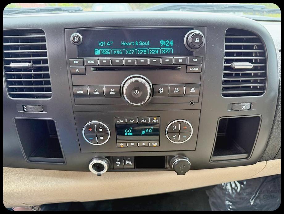 Chevrolet Silverado 3500HD LT Crew Cab 2WD 2011