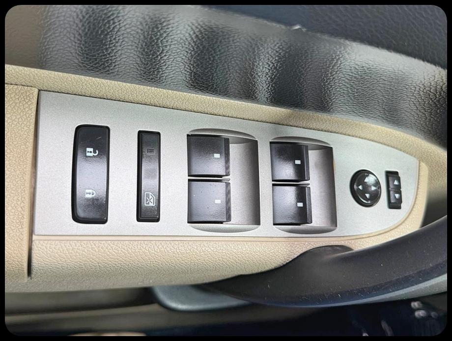 Chevrolet Silverado 3500HD LT Crew Cab 2WD 2011