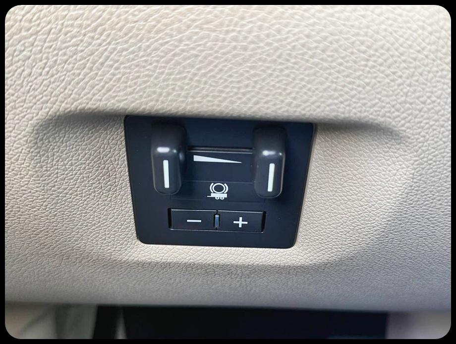 Chevrolet Silverado 3500HD LT Crew Cab 2WD 2011