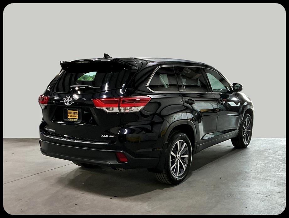 Toyota Highlander XLE AWD V6 2019