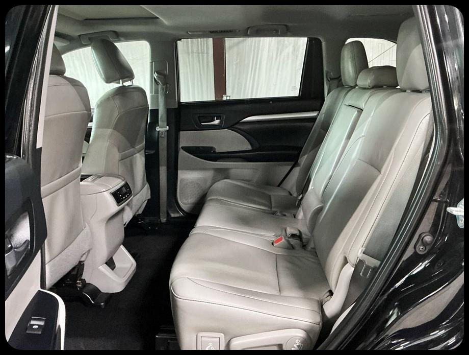 Toyota Highlander XLE AWD V6 2019