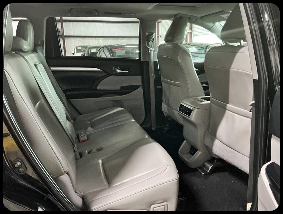 Toyota Highlander XLE AWD V6 2019