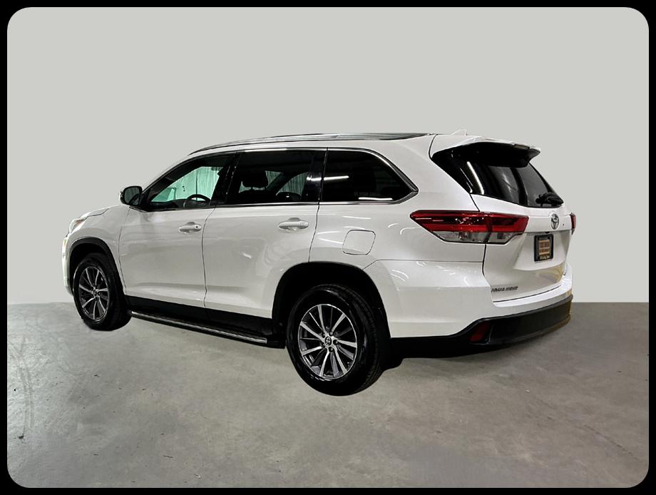 Toyota Highlander SE FWD V6 2019