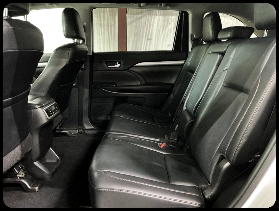 Toyota Highlander SE FWD V6 2019