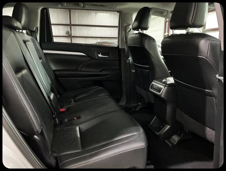 Toyota Highlander SE FWD V6 2019