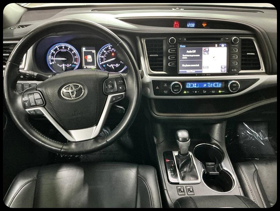 Toyota Highlander SE FWD V6 2019