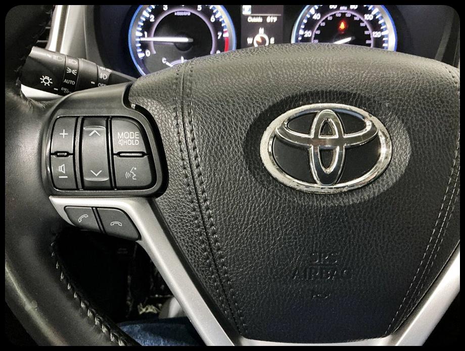 Toyota Highlander SE FWD V6 2019