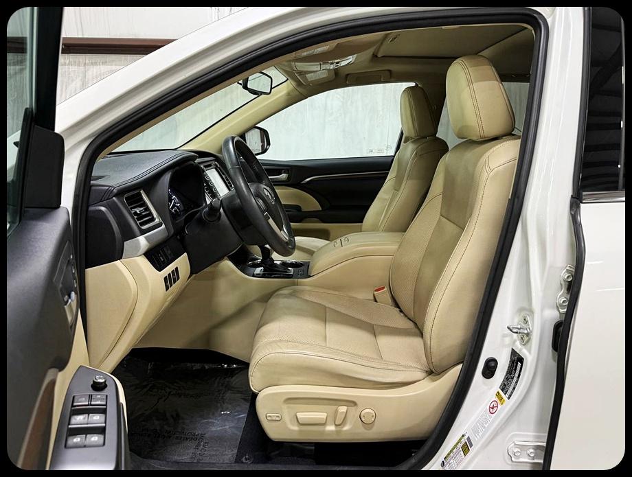 Toyota Highlander Limited AWD V6 2016