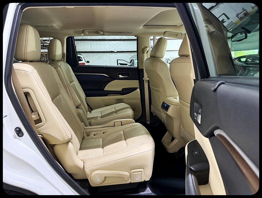 Toyota Highlander Limited AWD V6 2016