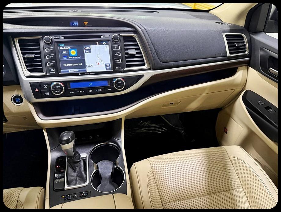 Toyota Highlander Limited AWD V6 2016