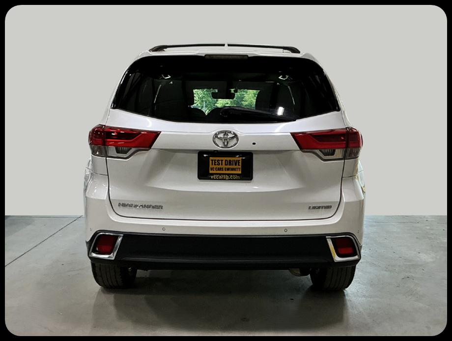 Toyota Highlander Limited Platinum FWD V6 2017