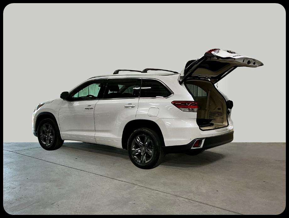 Toyota Highlander Limited Platinum FWD V6 2017