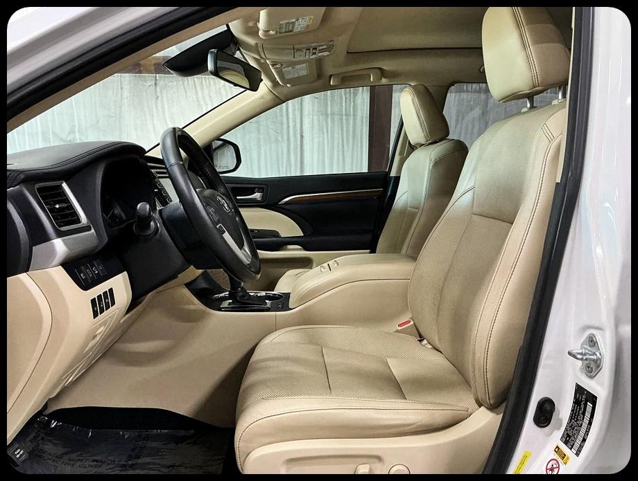 Toyota Highlander Limited Platinum FWD V6 2017