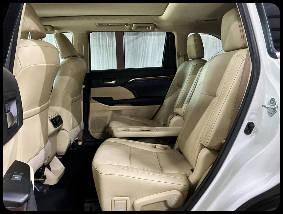 Toyota Highlander Limited Platinum FWD V6 2017
