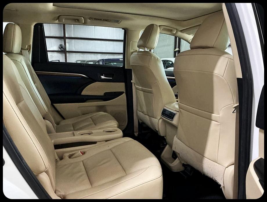 Toyota Highlander Limited Platinum FWD V6 2017