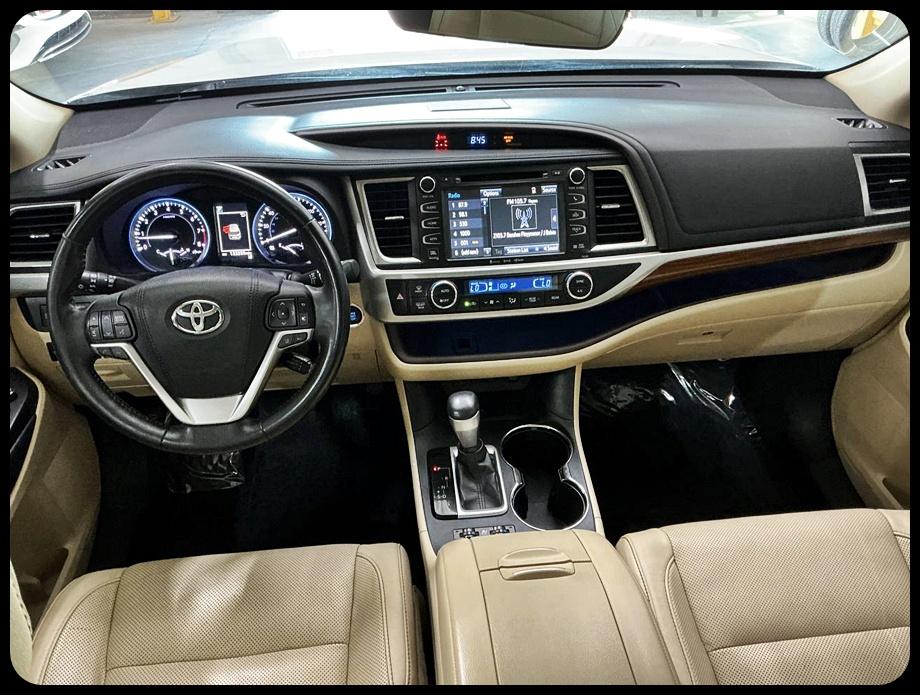 Toyota Highlander Limited Platinum FWD V6 2017