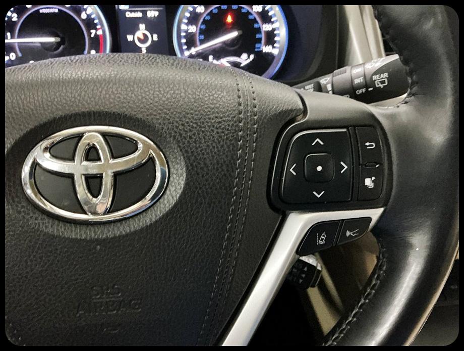 Toyota Highlander Limited Platinum FWD V6 2017