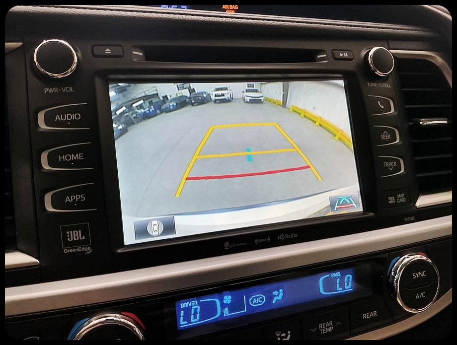 Toyota Highlander Limited Platinum FWD V6 2017