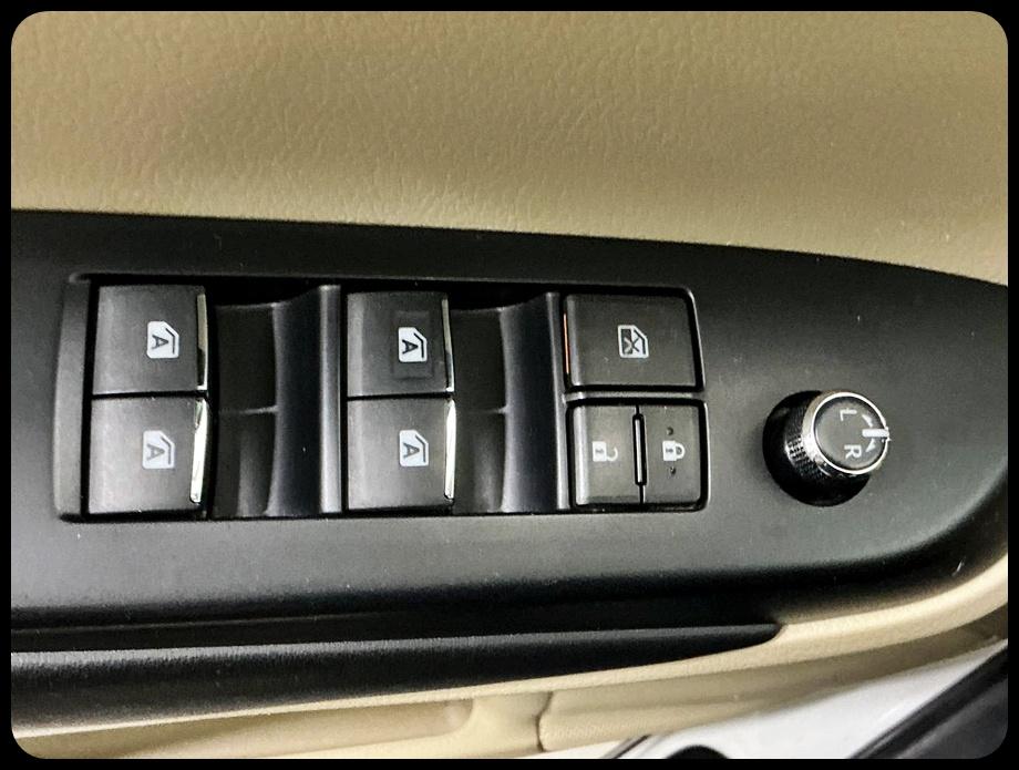 Toyota Highlander Limited Platinum FWD V6 2017