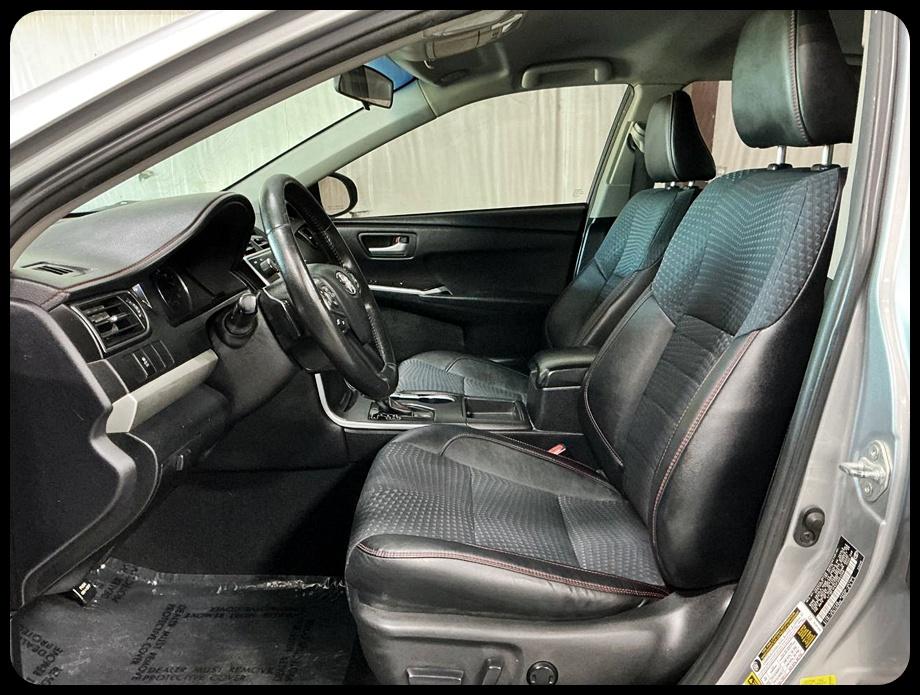 Toyota Camry SE 2015