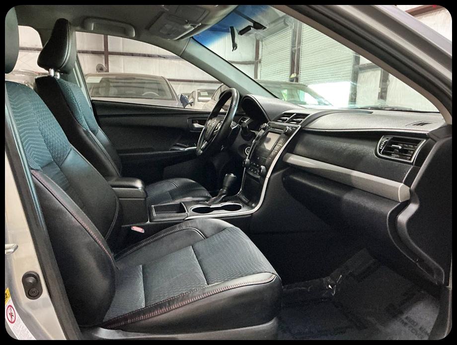 Toyota Camry SE 2015